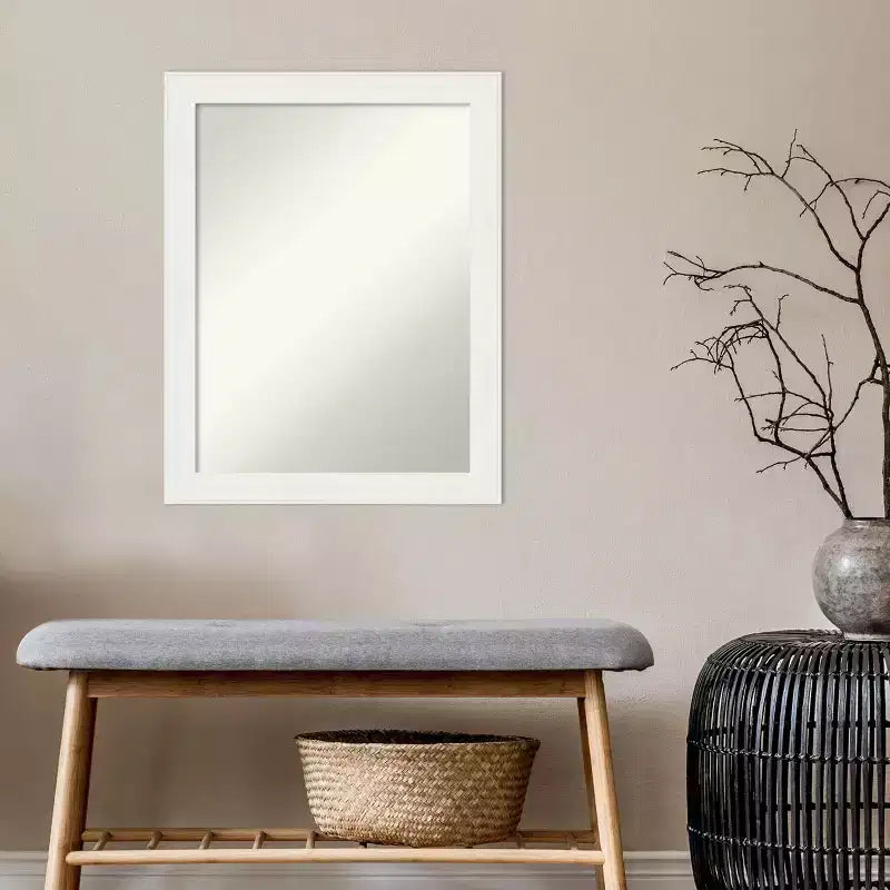 Specchio da parete stretto per bagno da 22"x28" con cornice in polistirene, non smussato, bianco, include hardware di montaggio