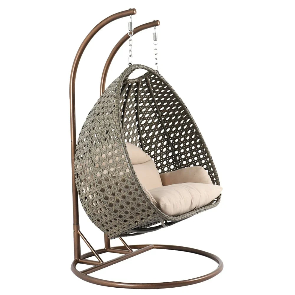 Poltrona sospesa a uovo LeisureMod per 2 persone con supporto - Altalena da patio in rattan intrecciato per esterni/interni, chaise longue con cuscini