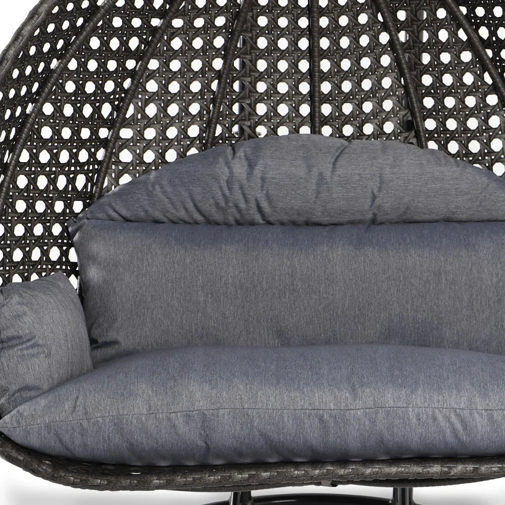 Poltrona sospesa a uovo LeisureMod per 2 persone con supporto - Altalena da patio in rattan intrecciato per esterni/interni, chaise longue con cuscini