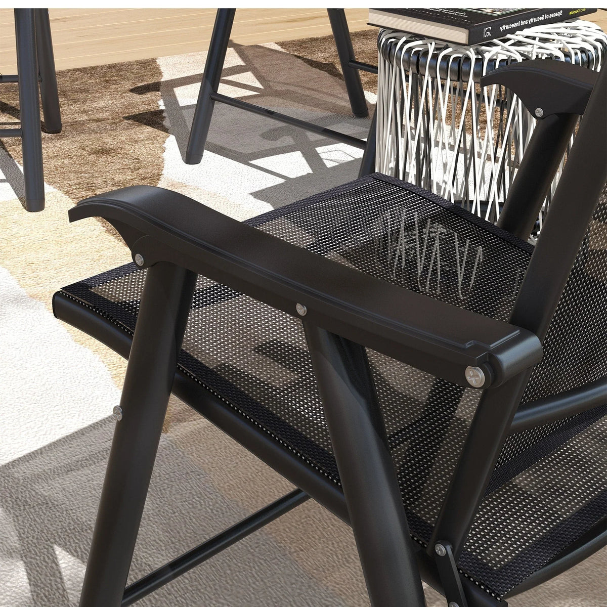 Outsunny 4-teiliges faltbares Gartenstuhl-Set mit schlichtem und stilvollem Design, bequem für Terrasse, Garten, Hof und unterwegs