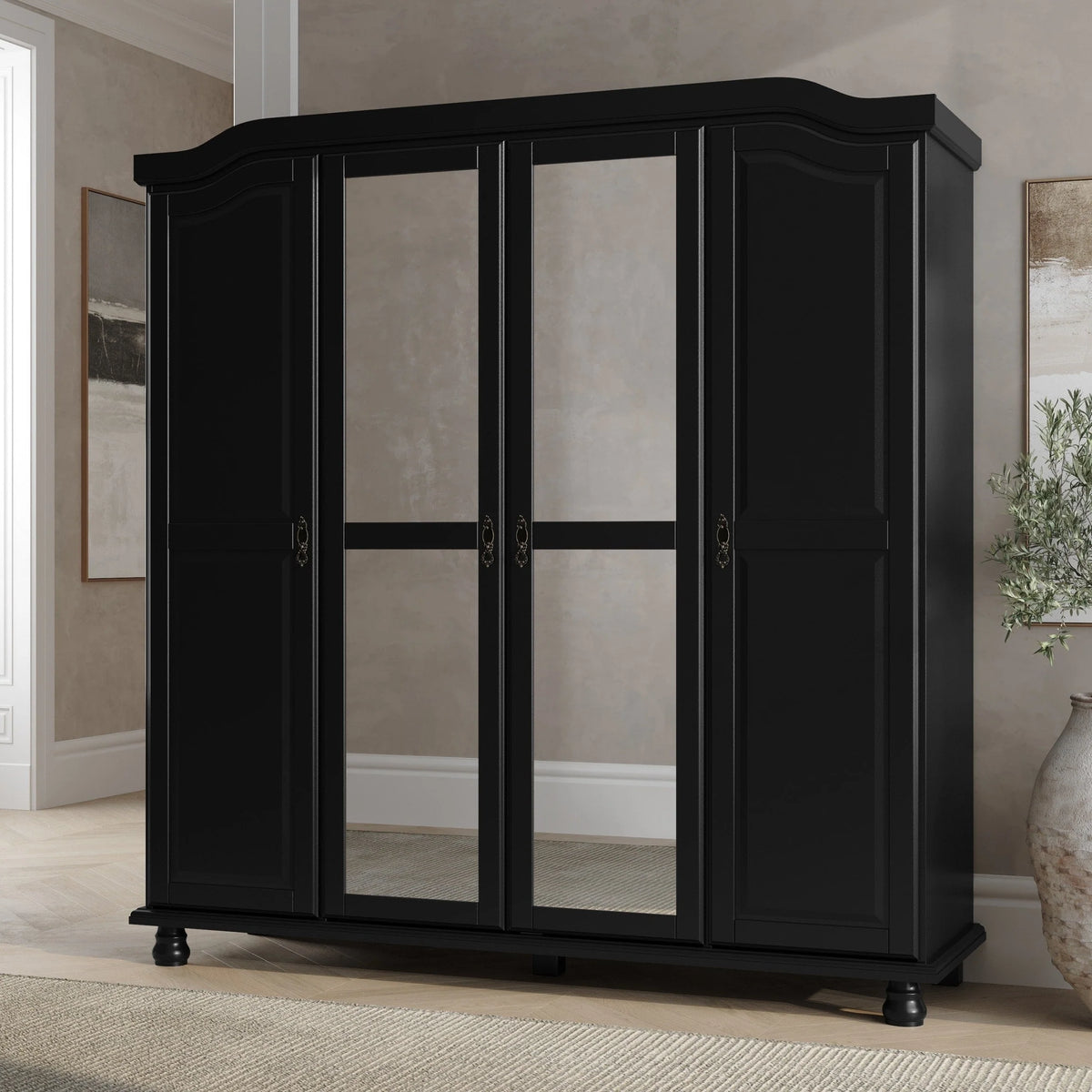 Armadio guardaroba a 4 ante Palace Imports Kyle in legno massello al 100% con ante in legno massello o a specchio
