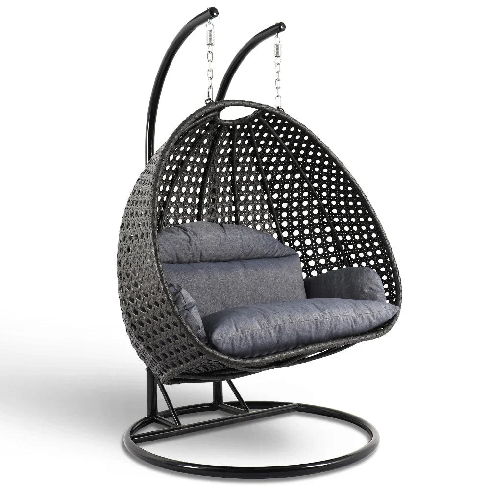 Poltrona sospesa a uovo LeisureMod per 2 persone con supporto - Altalena da patio in rattan intrecciato per esterni/interni, chaise longue con cuscini