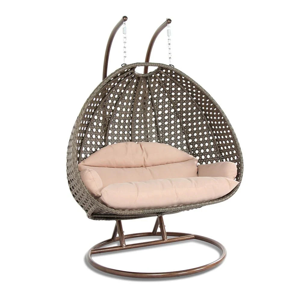 Poltrona sospesa a uovo LeisureMod per 2 persone con supporto - Altalena da patio in rattan intrecciato per esterni/interni, chaise longue con cuscini